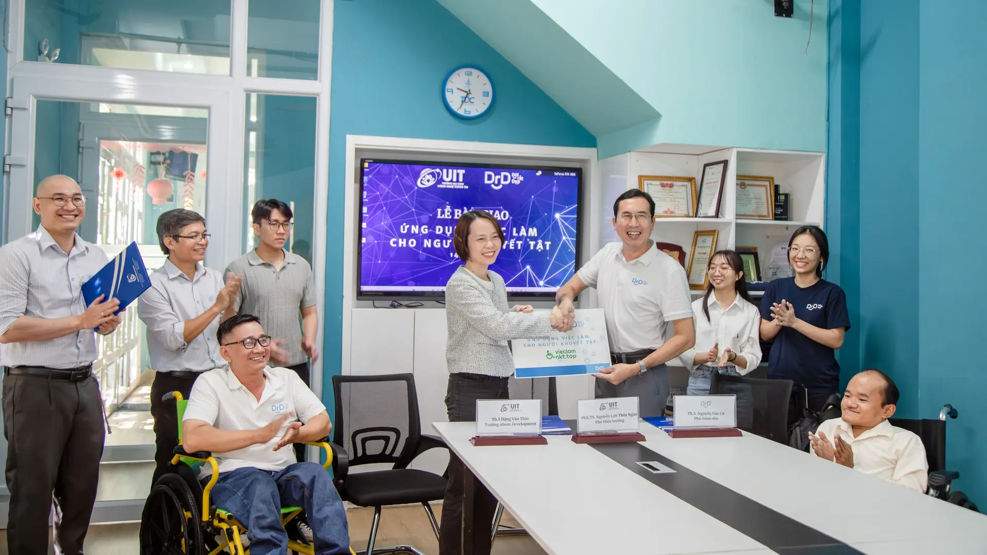 Lễ bàn giao ứng dụng việc làm cho người khuyết tật